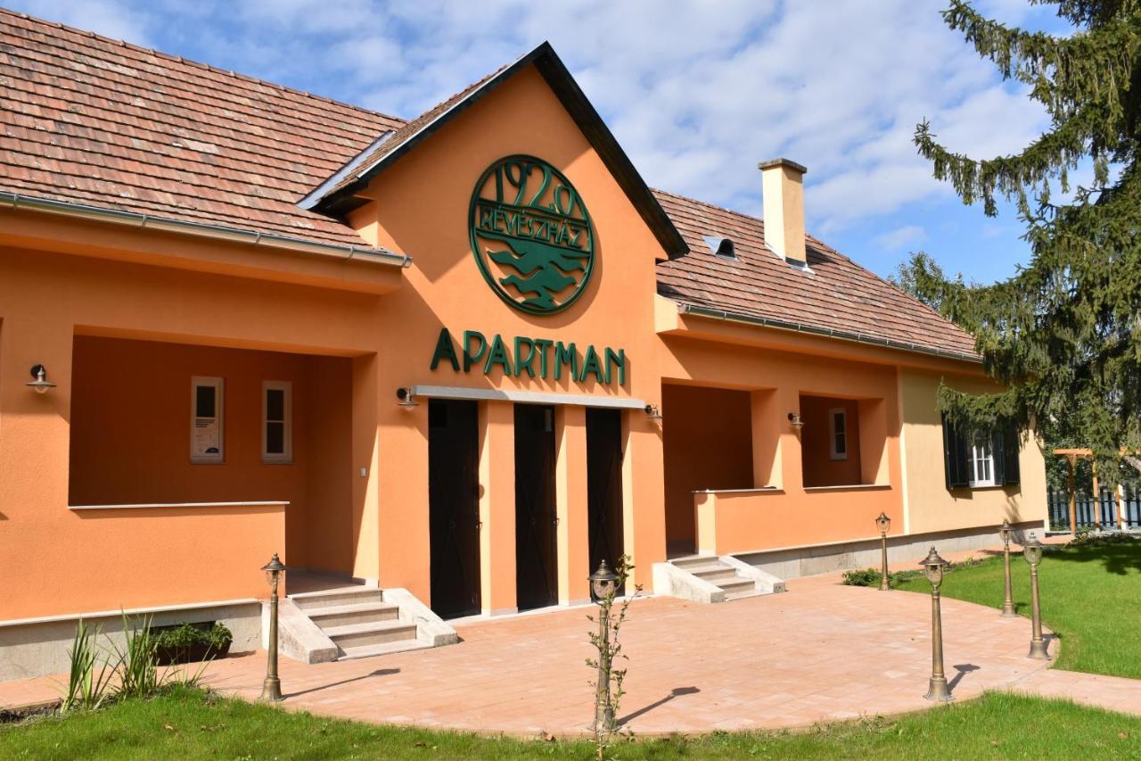 Szazesztendos Reveszhaz Apartman Szigetmonostor المظهر الخارجي الصورة